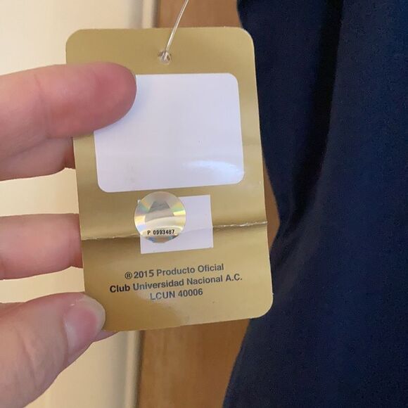 3/$20 Pumas Soccer Team T-shirt - Picture 6 of 8